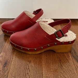 New Without Box Kelsi Dagger Shearling-Lined Red Clogs Size 9!!